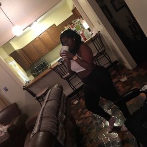 Meet your Posher, Trenya